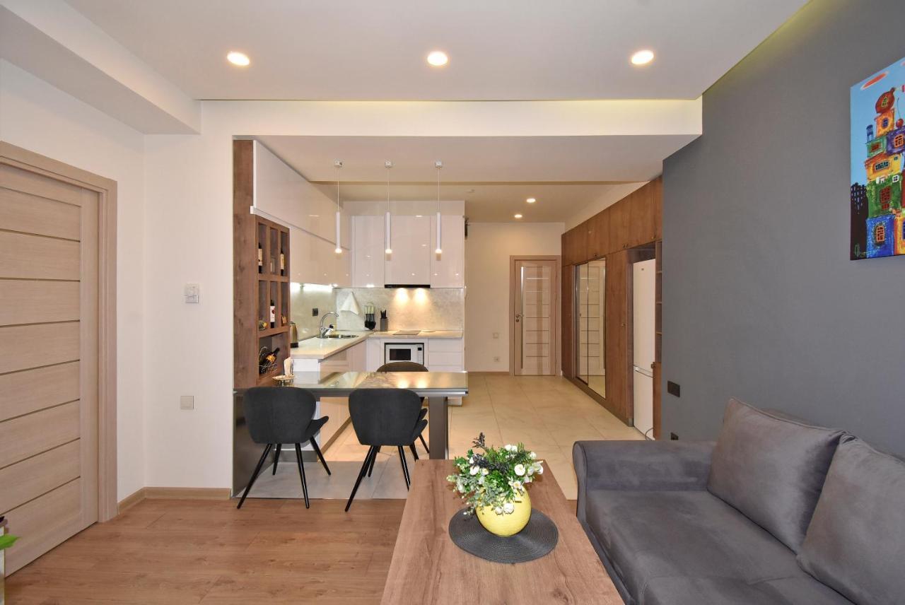 Home4You City Center Apartments Jerevan Exteriör bild